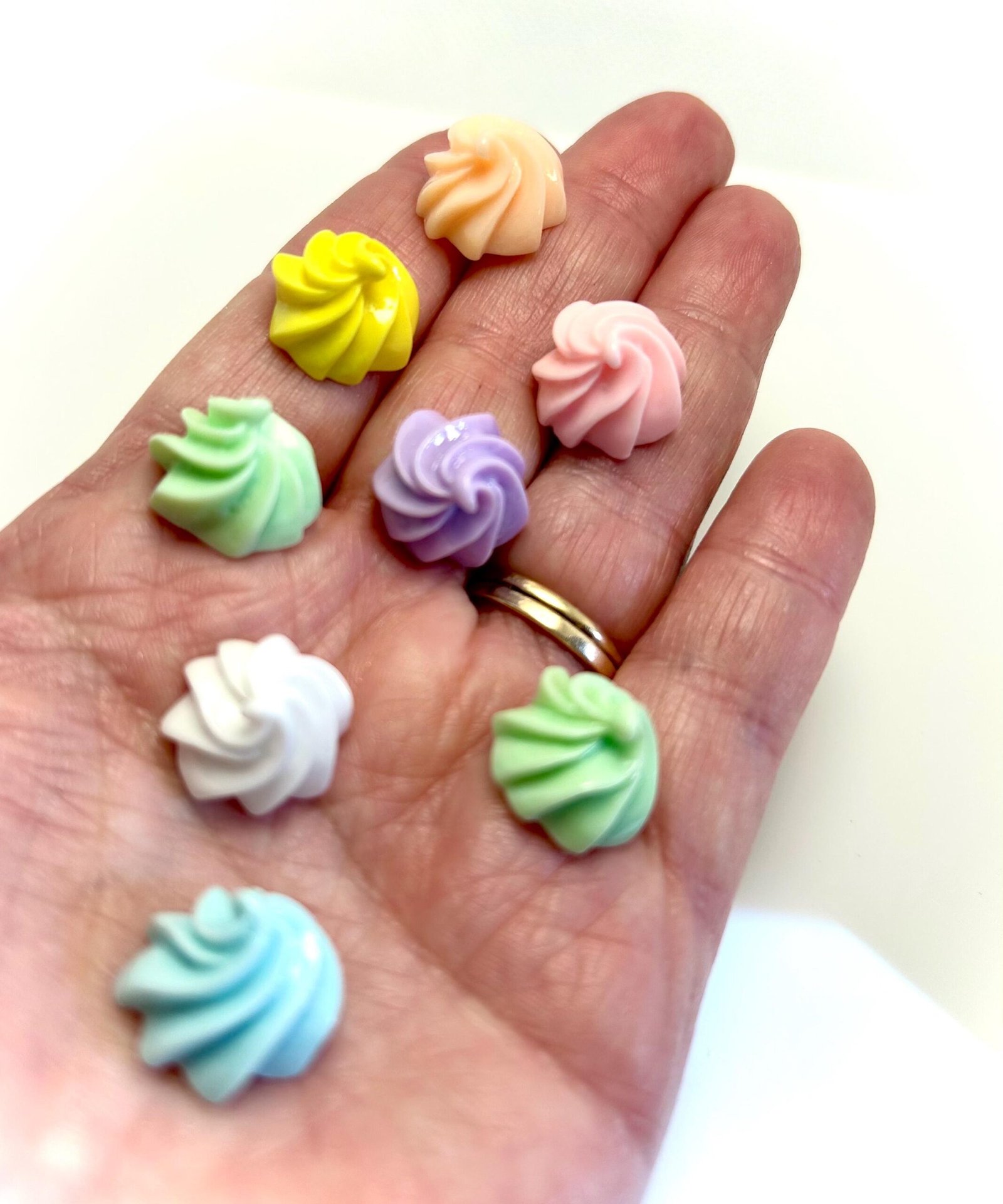 8 pastel frosting meringue Flatbacks Resins| hair bow centers | focal | fake baking | bow making | craft supplies | nonpariel candy dots - Image 2